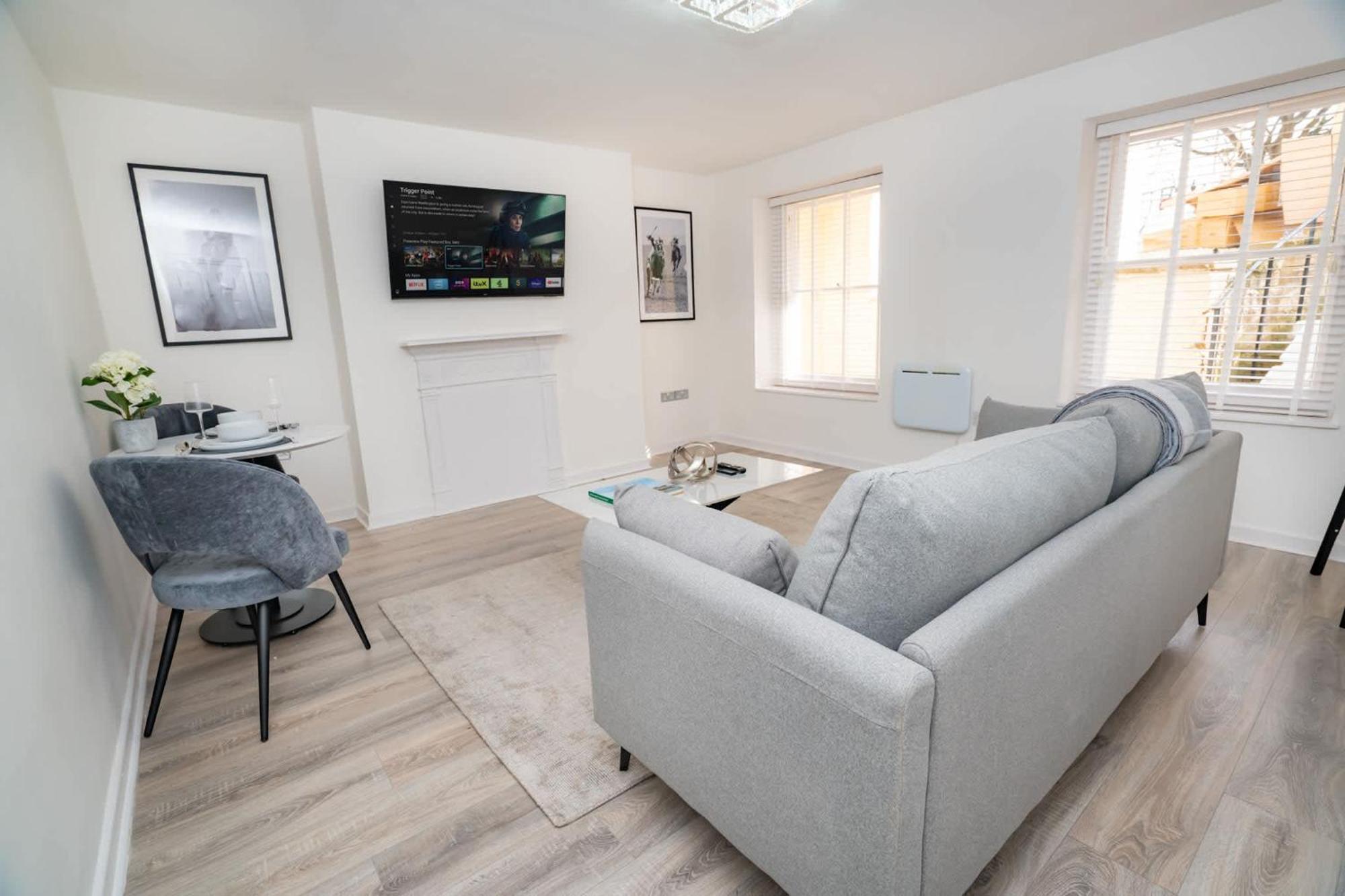 Fabulous 1 Bedroom In Centre *