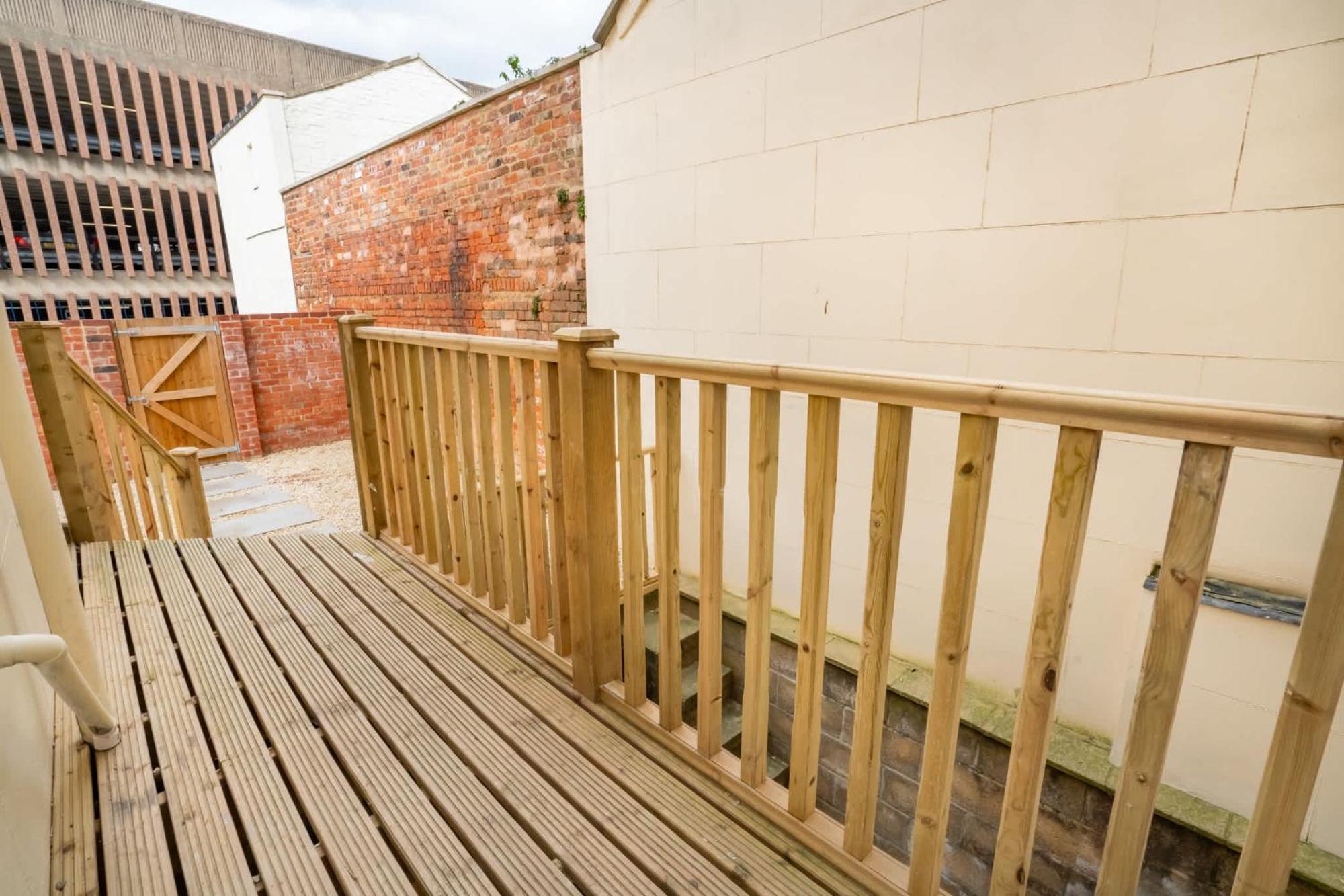 Elegant 1 Bedroom In Centre *