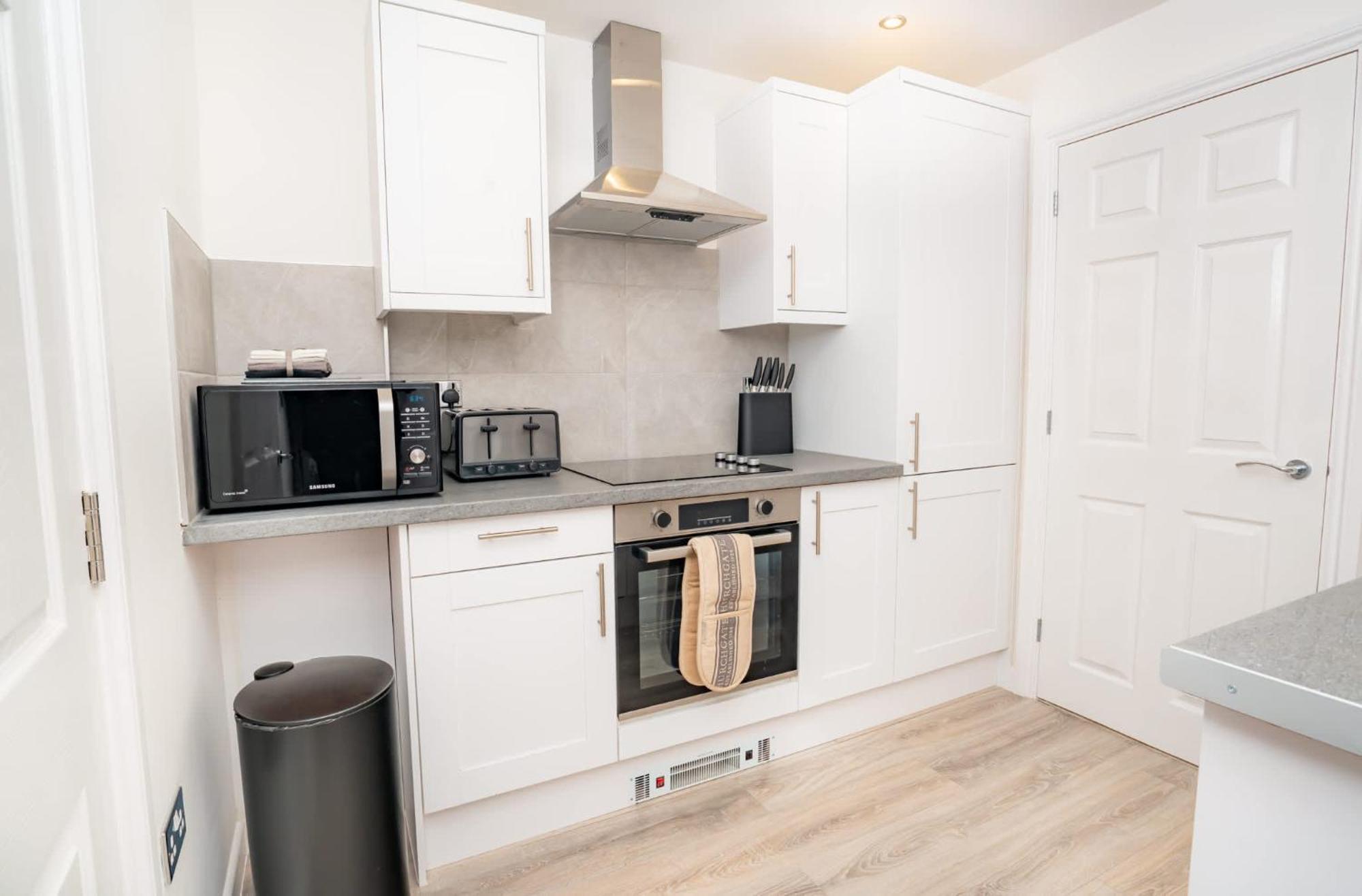 Fabulous 1 Bedroom In Centre * Cheltenham