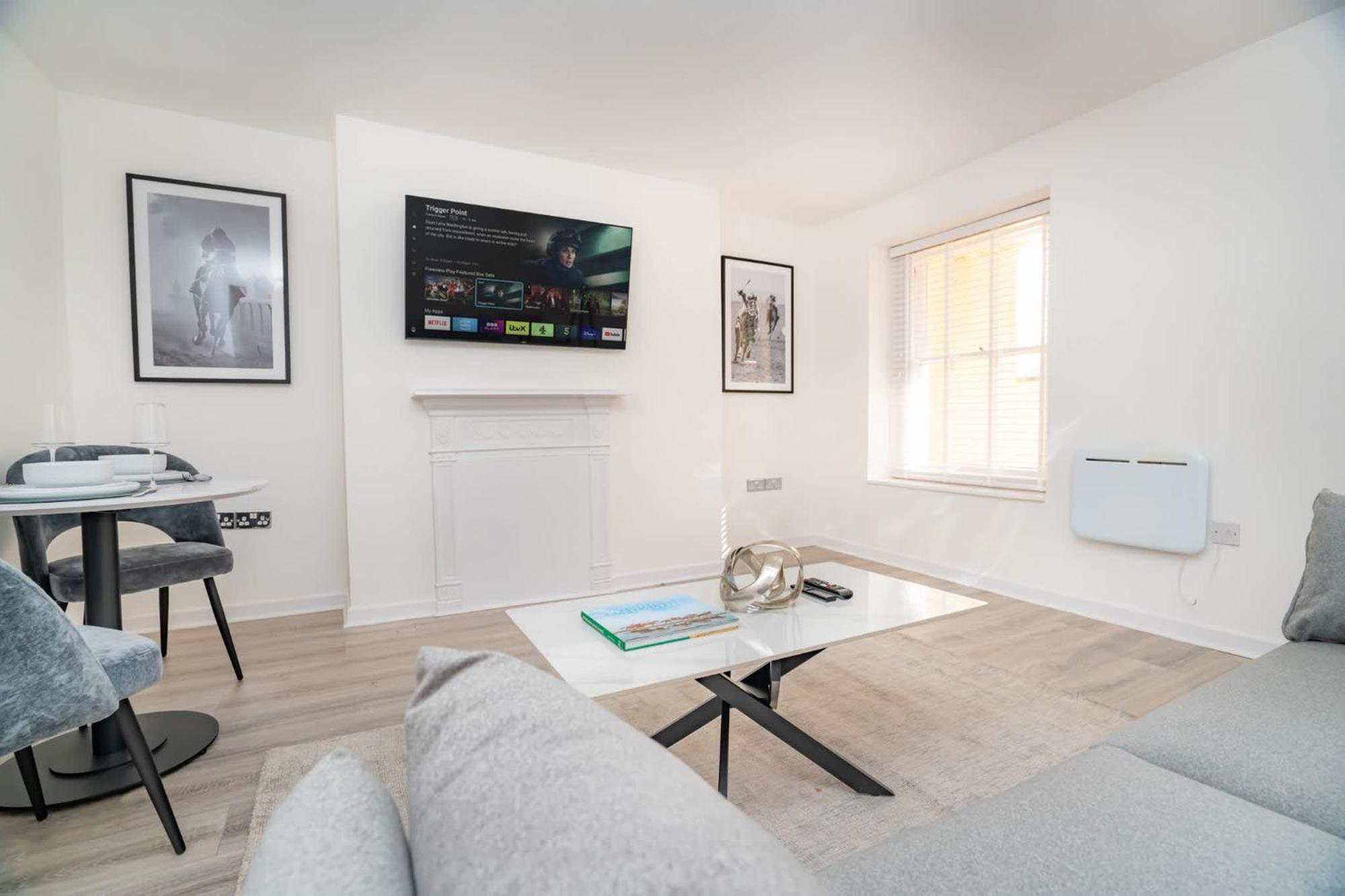 Fabulous 1 Bedroom In Centre Apartment *