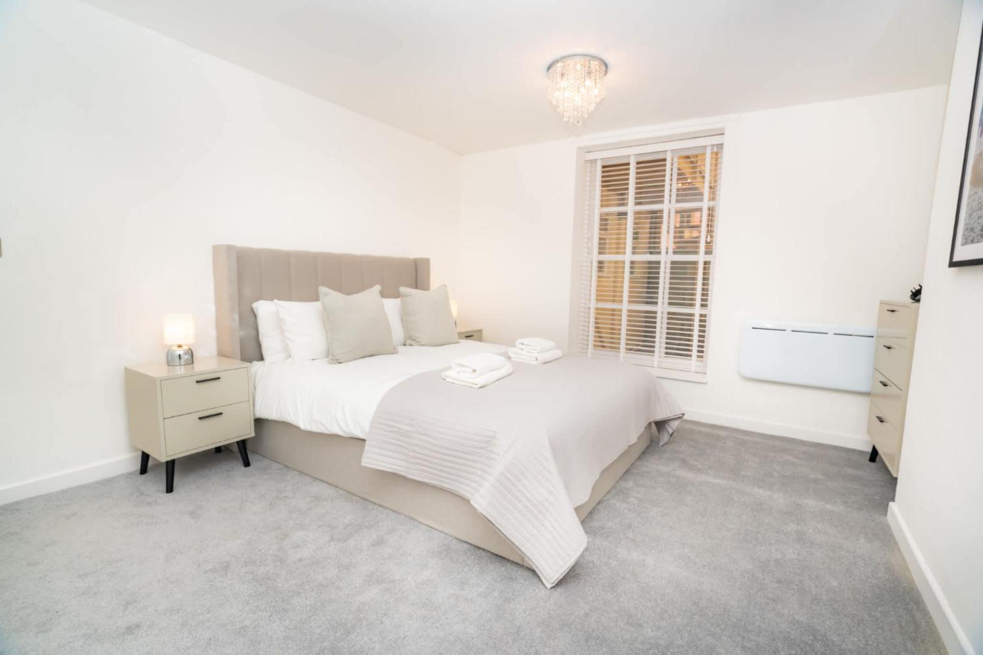 Fabulous 1 Bedroom In Centre *