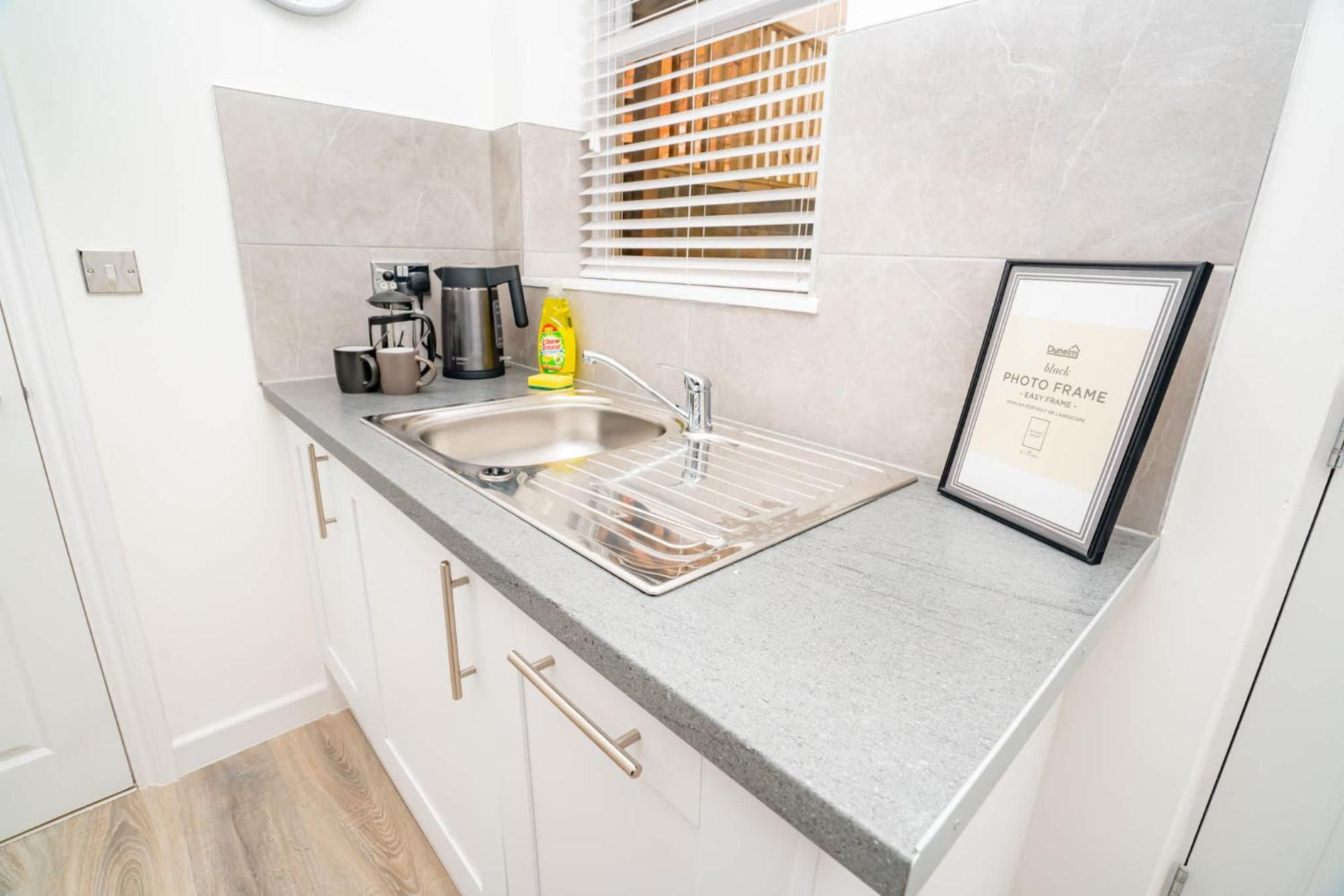 Fabulous 1 Bedroom In Centre Apartment