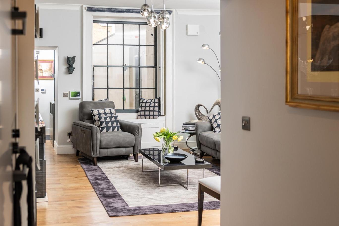 15 Lansdown Apartment *