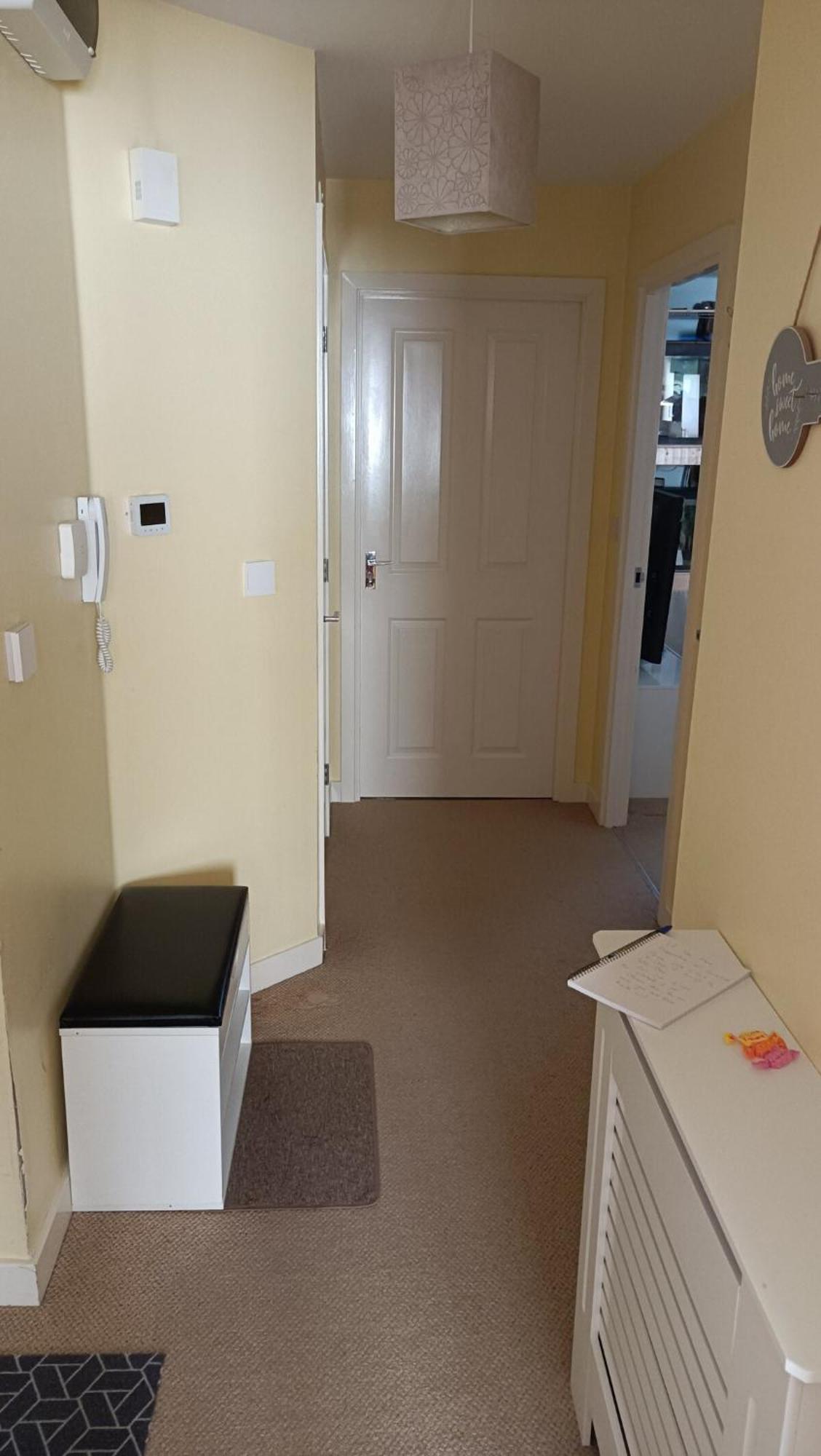 Spacious Cheltenham Flat With Free Allocated Parking Apartment *
