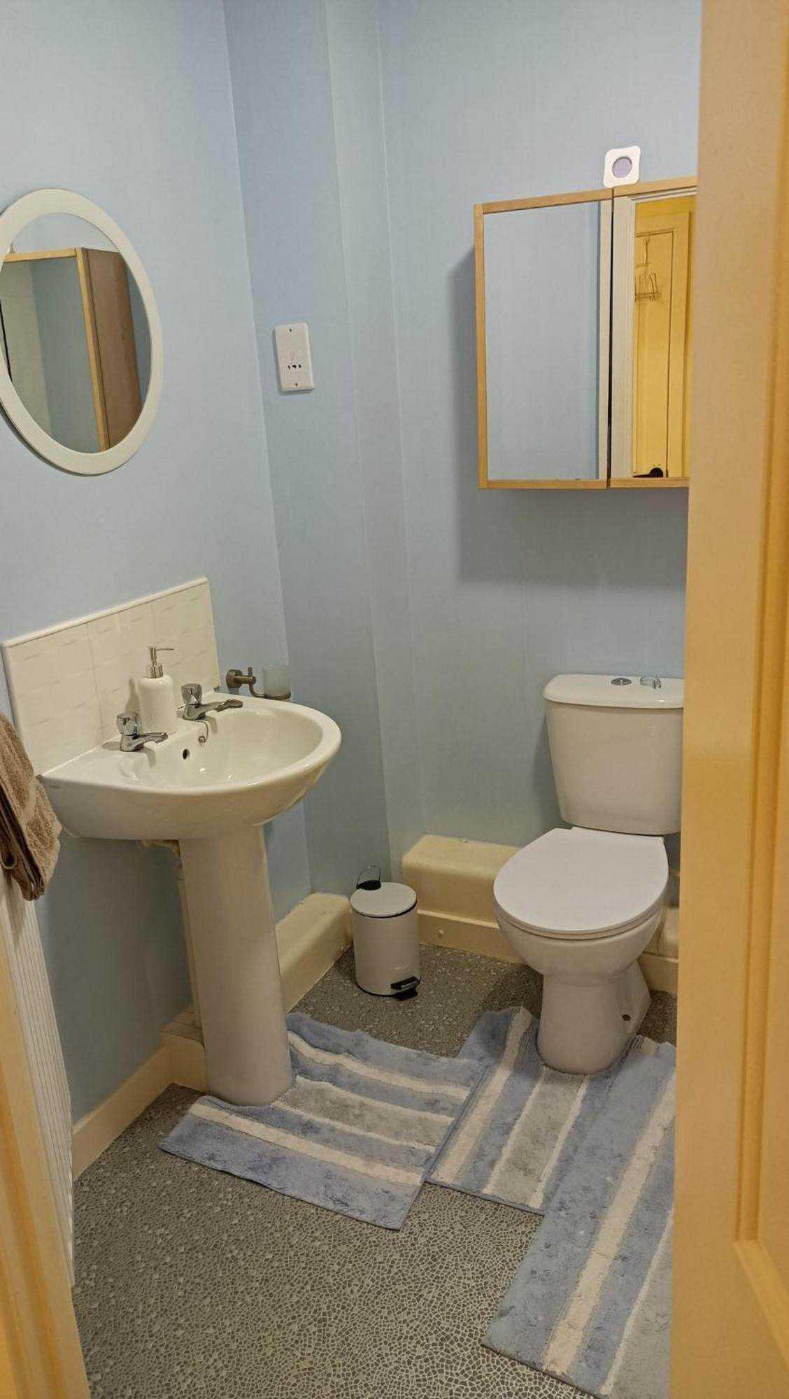 Spacious Cheltenham Flat With Free Allocated Parking * Cheltenham