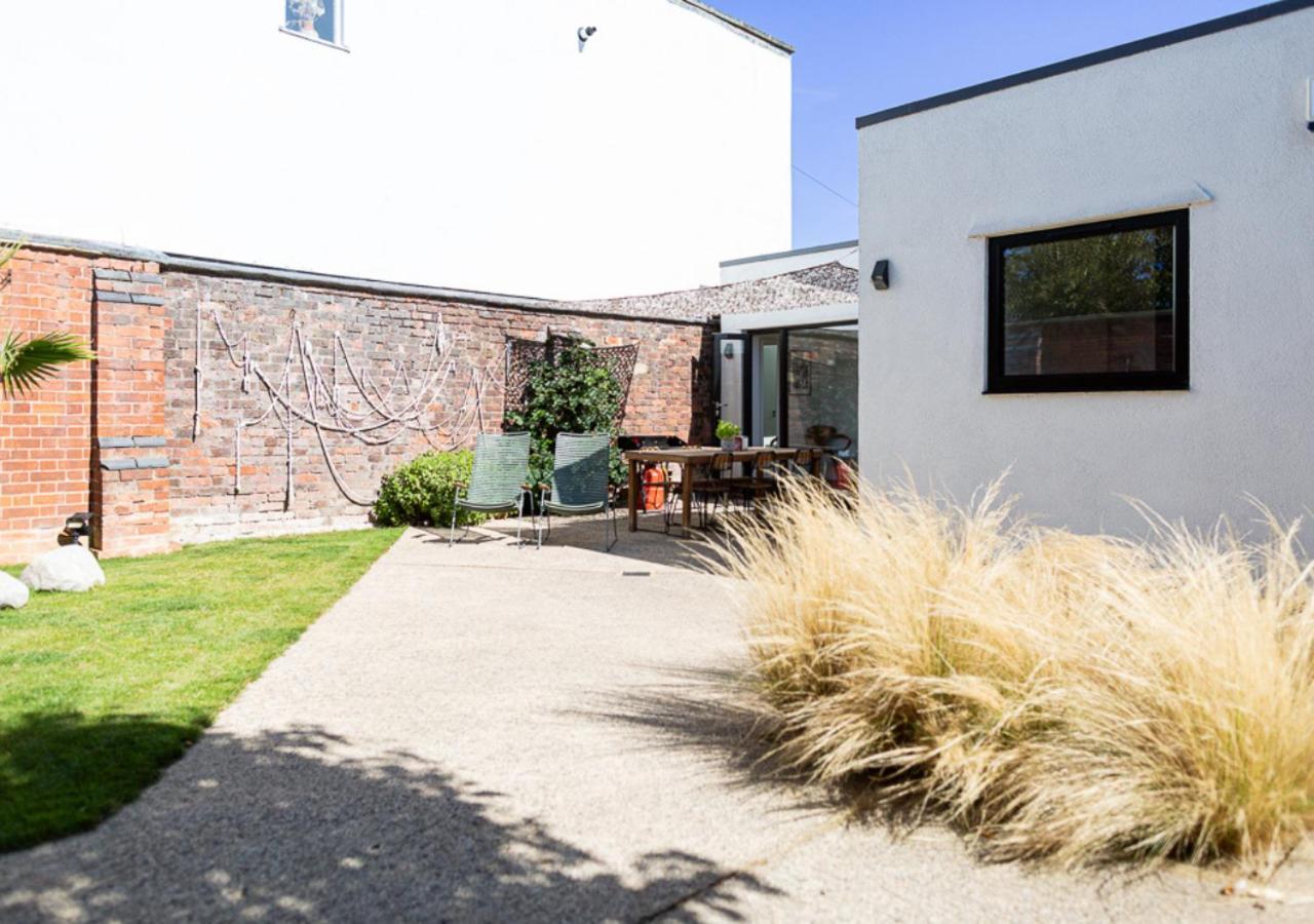 Apartment Mid-century Modern Style 1bd House With Large Garden *