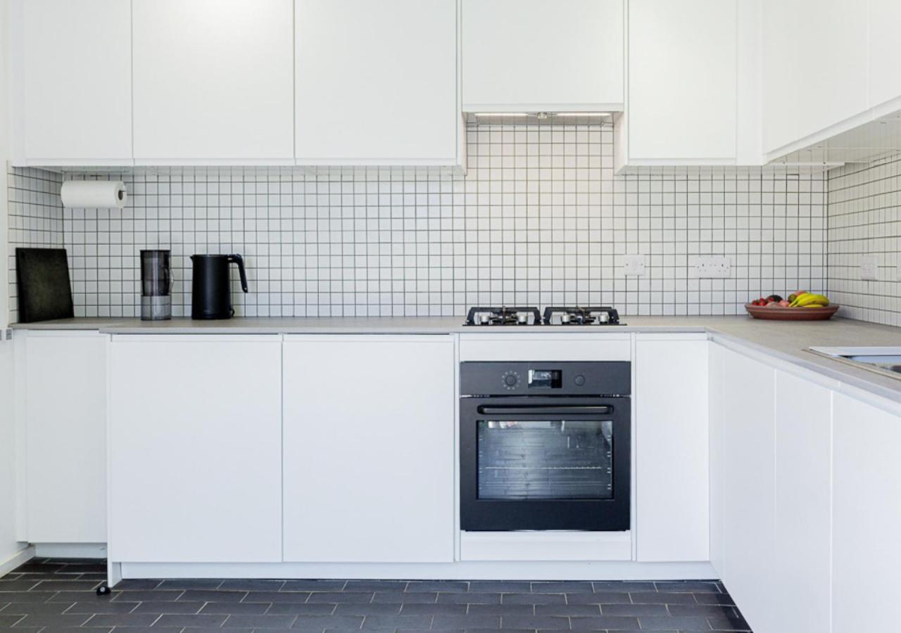 Apartment Mid-century Modern Style 1bd House With Large Garden Cheltenham