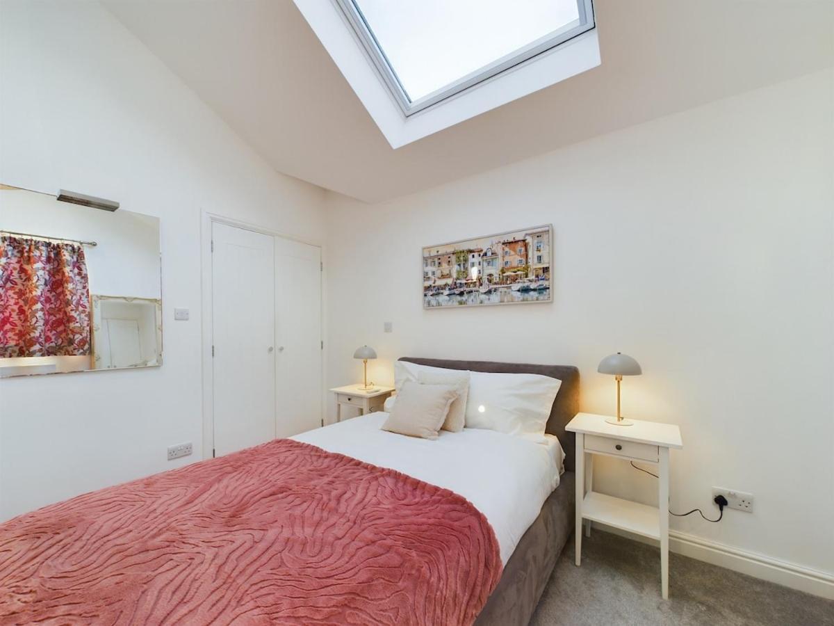 Sleek And Spacious In The Park Holiday home *