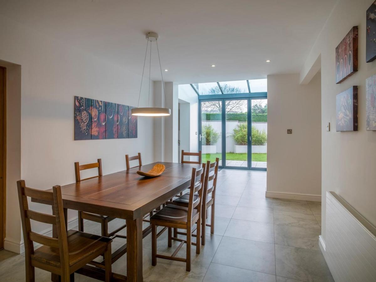 Sleek And Spacious In The Park