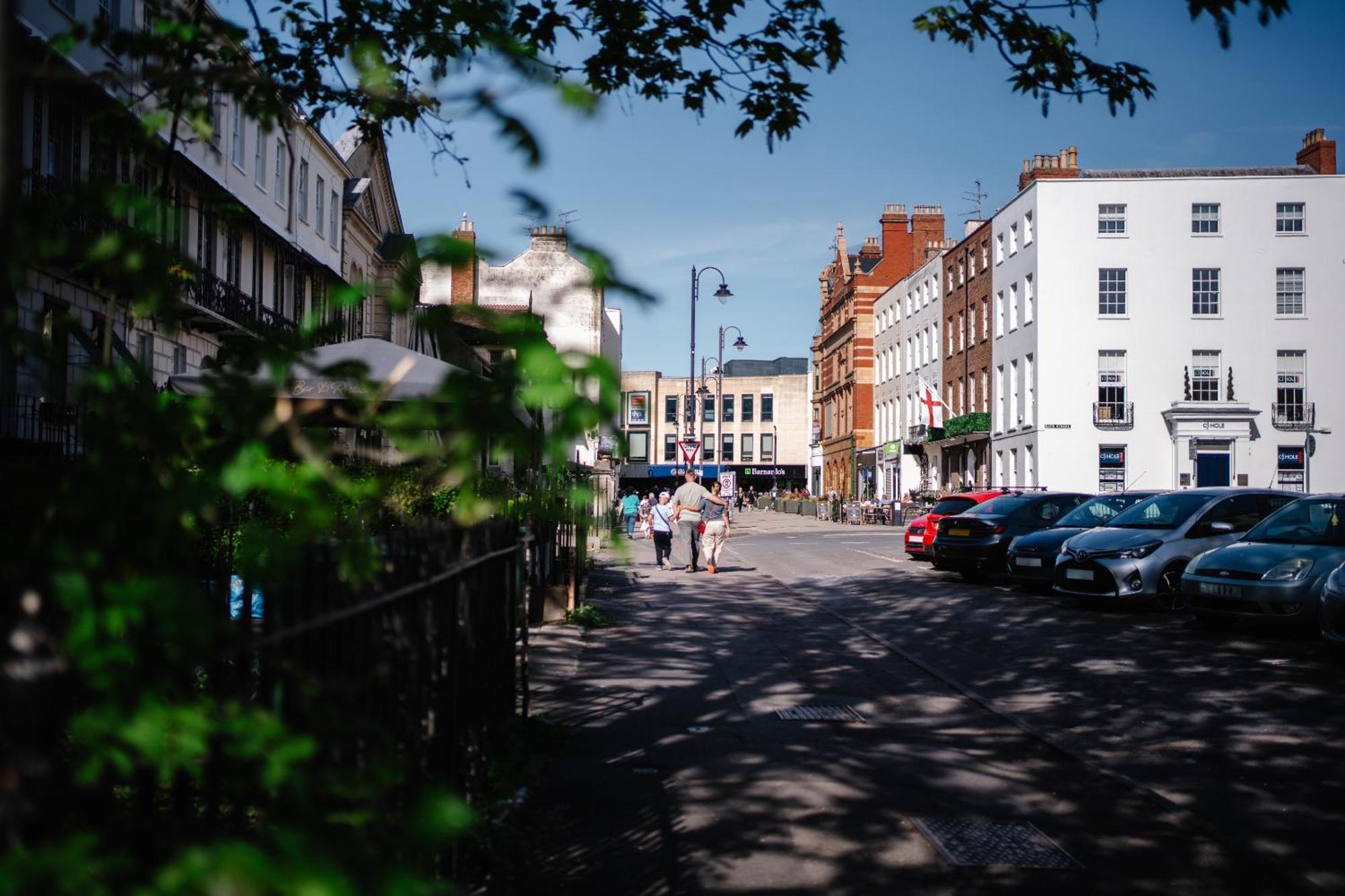 Town Centre With Hot Tub Apartment Cheltenham