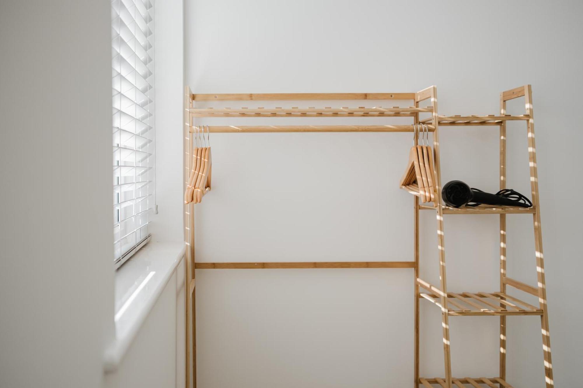Corner House - Bright 2 Bed In Cheltenham Apartment *