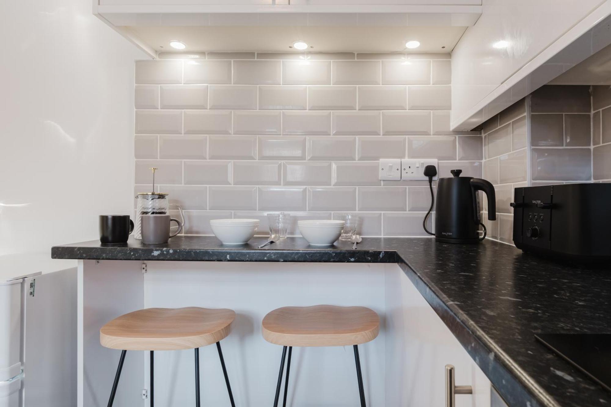 Corner House - Bright 2 Bed In Cheltenham Apartment Cheltenham