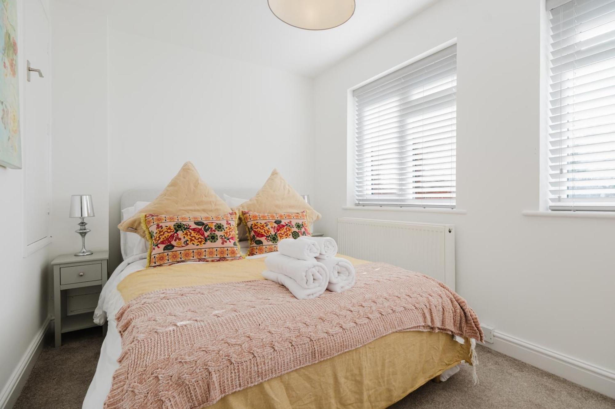 Corner House - Bright 2 Bed In Cheltenham Apartment Cheltenham