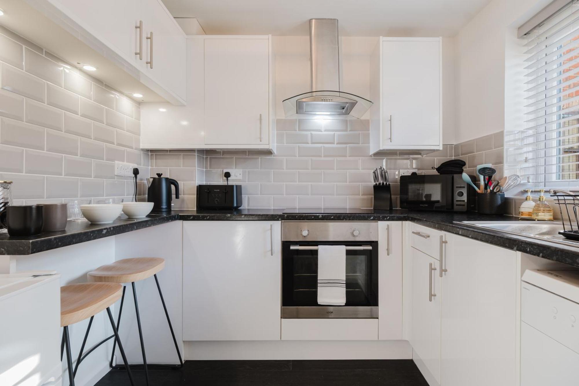 Corner House - Bright 2 Bed In Cheltenham Cheltenham