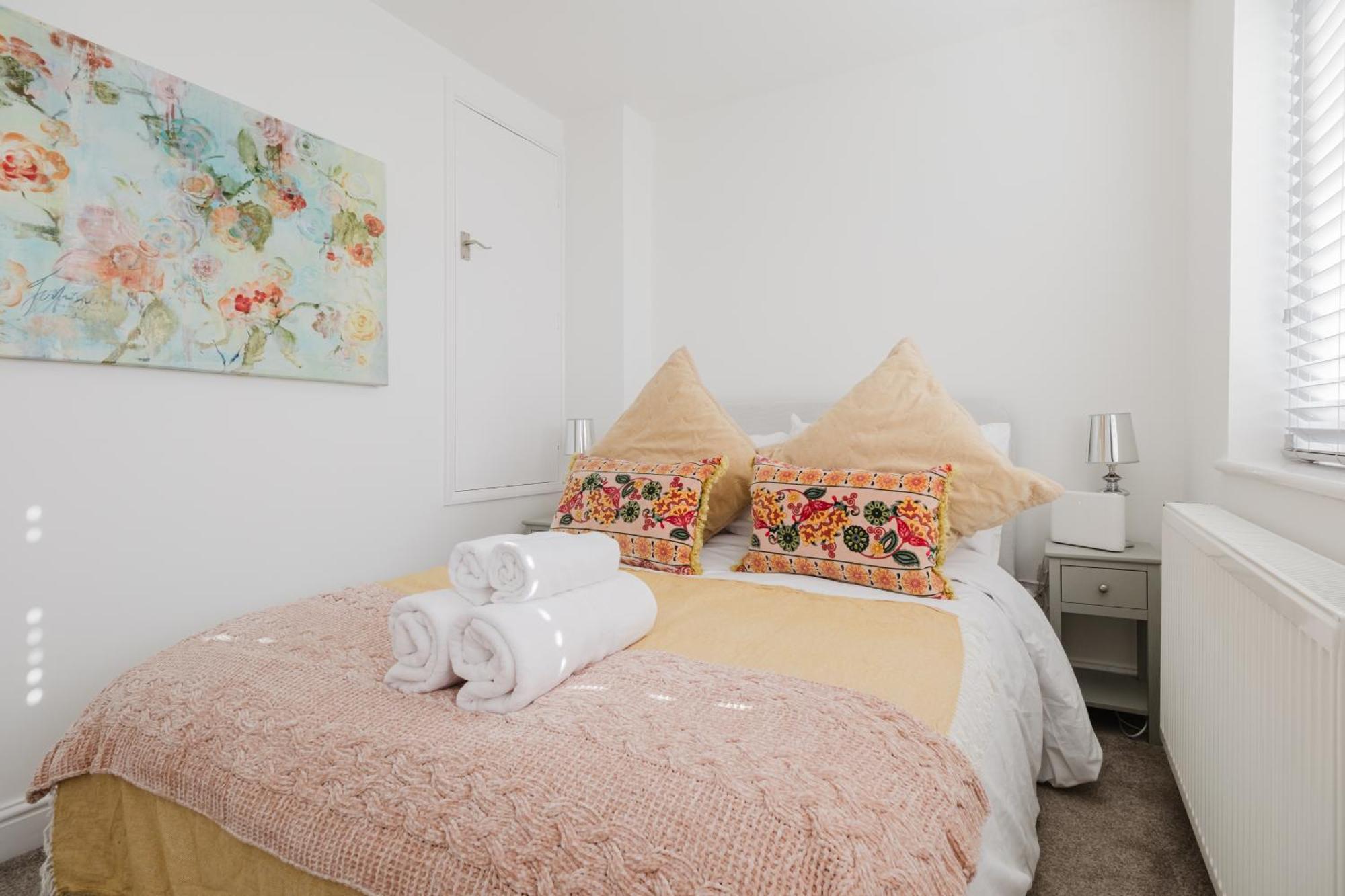 Corner House - Bright 2 Bed In Cheltenham * Cheltenham