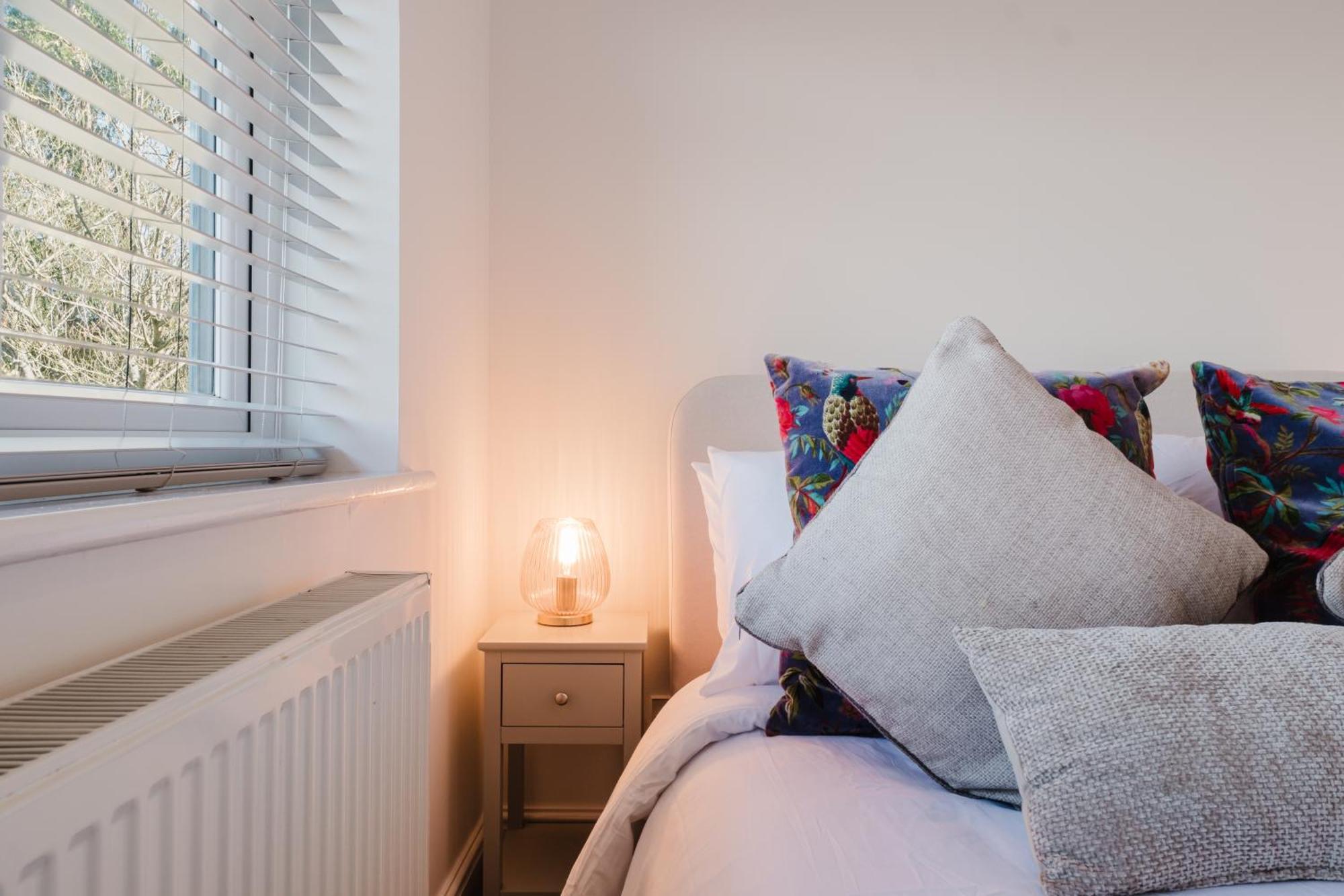 Apartment Corner House - Bright 2 Bed In Cheltenham