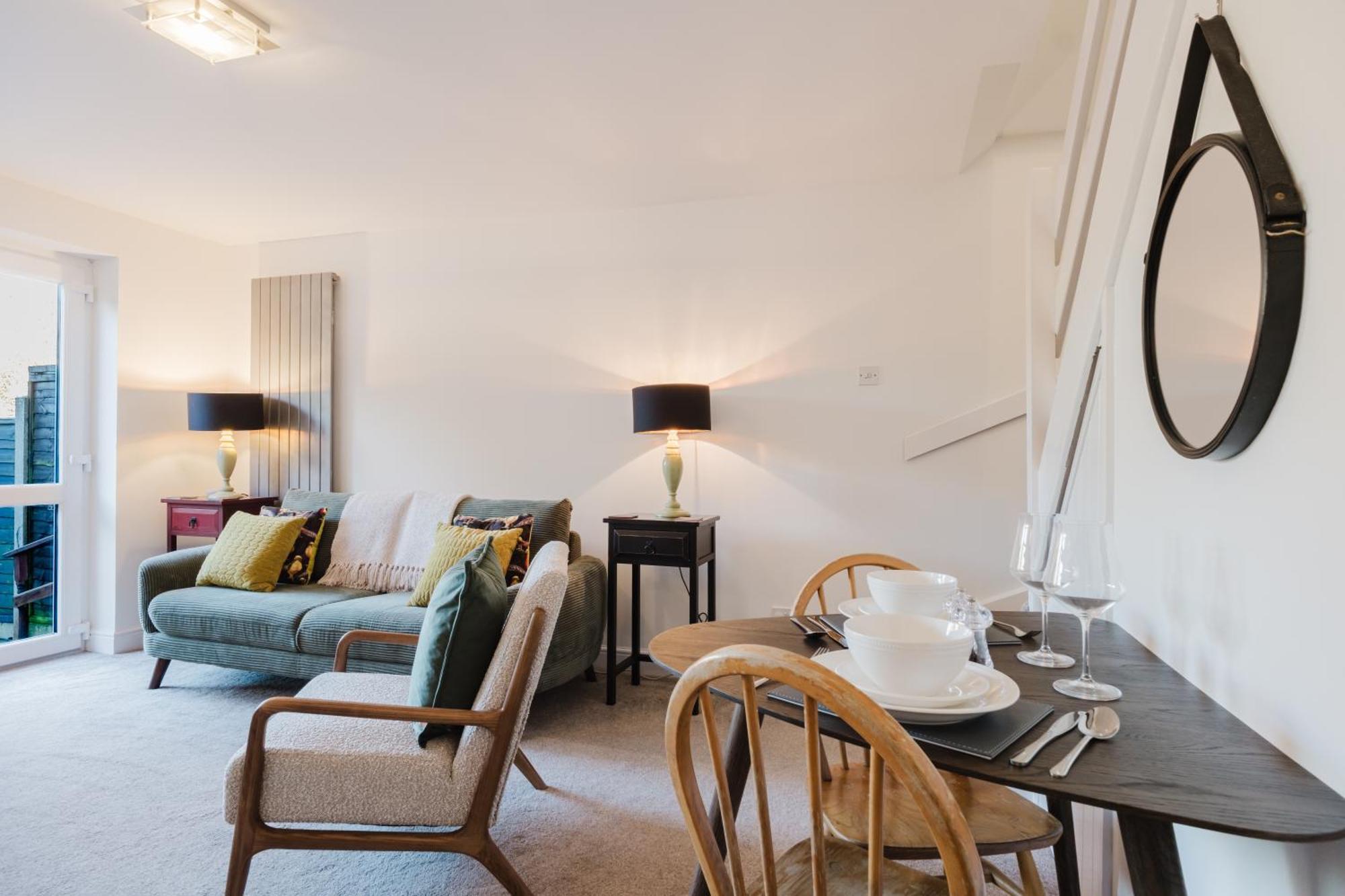 Apartment Corner House - Bright 2 Bed In Cheltenham *