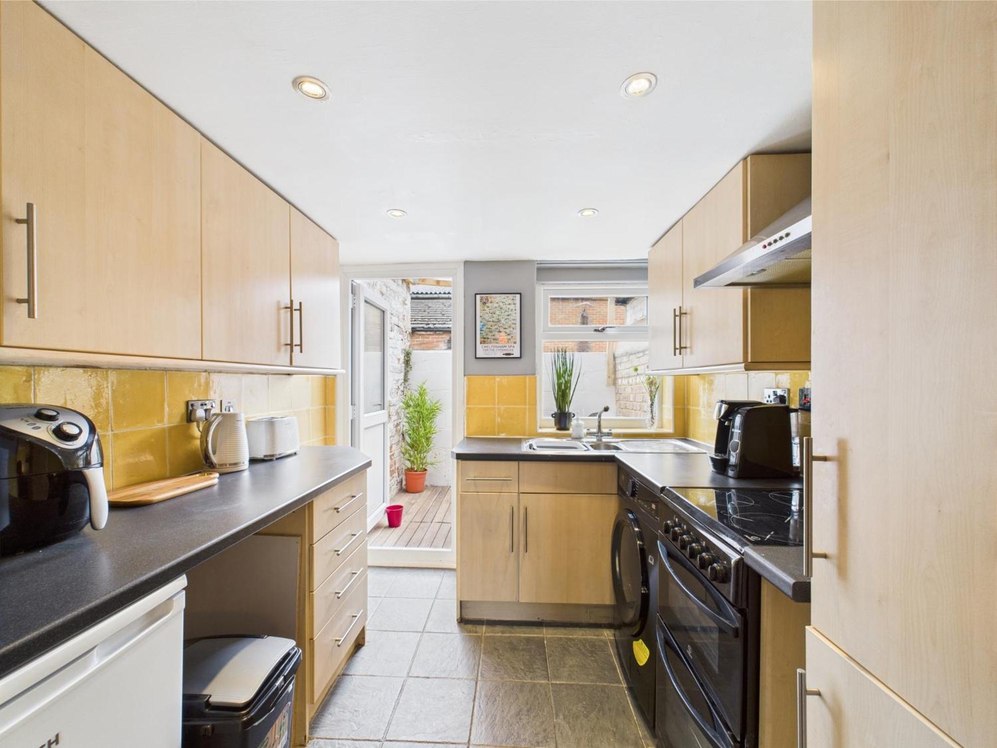 King Street Apartment *