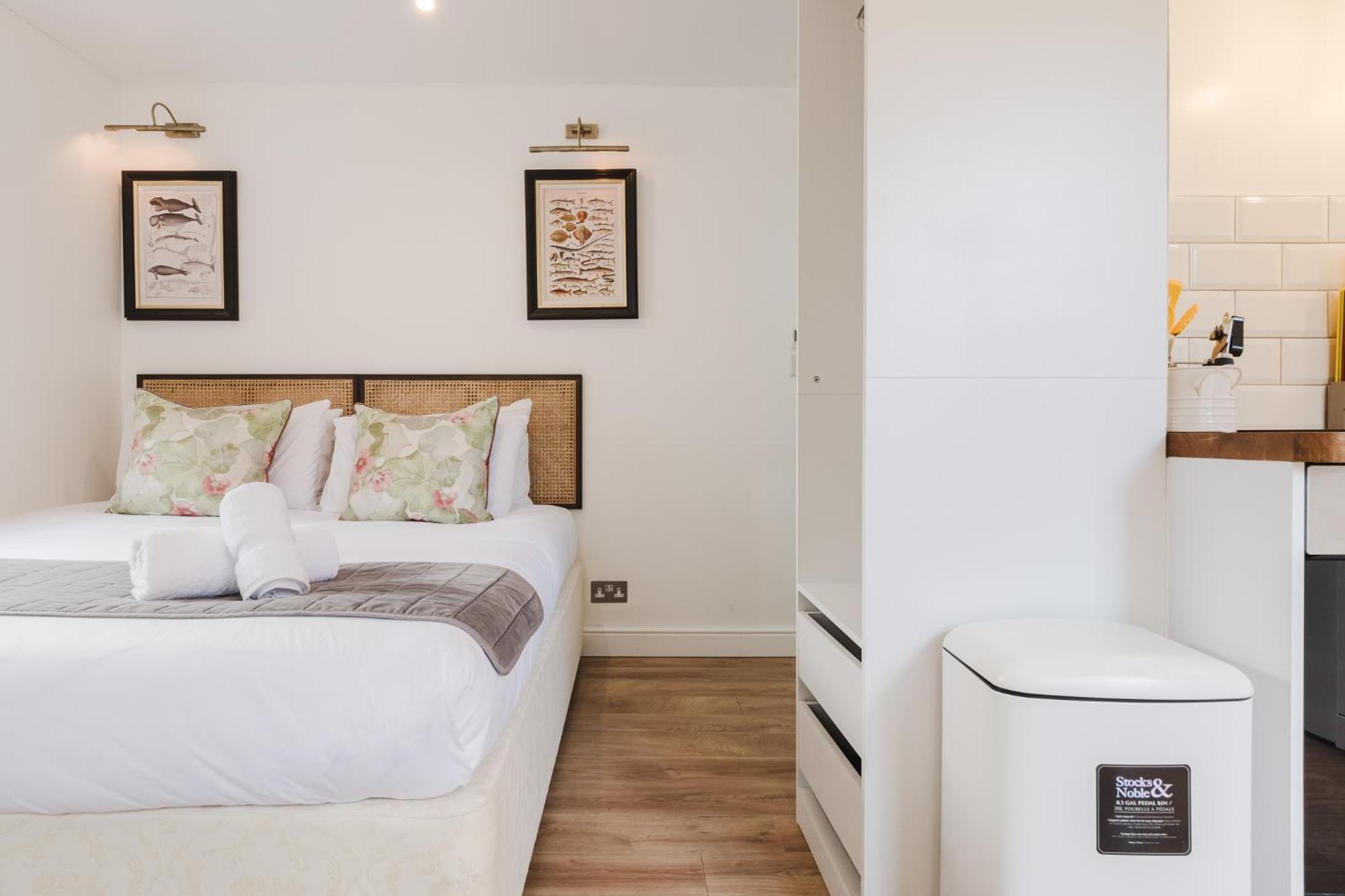 Gorgeous Townhouse With Garden & Open Living Apartamento Cheltenham