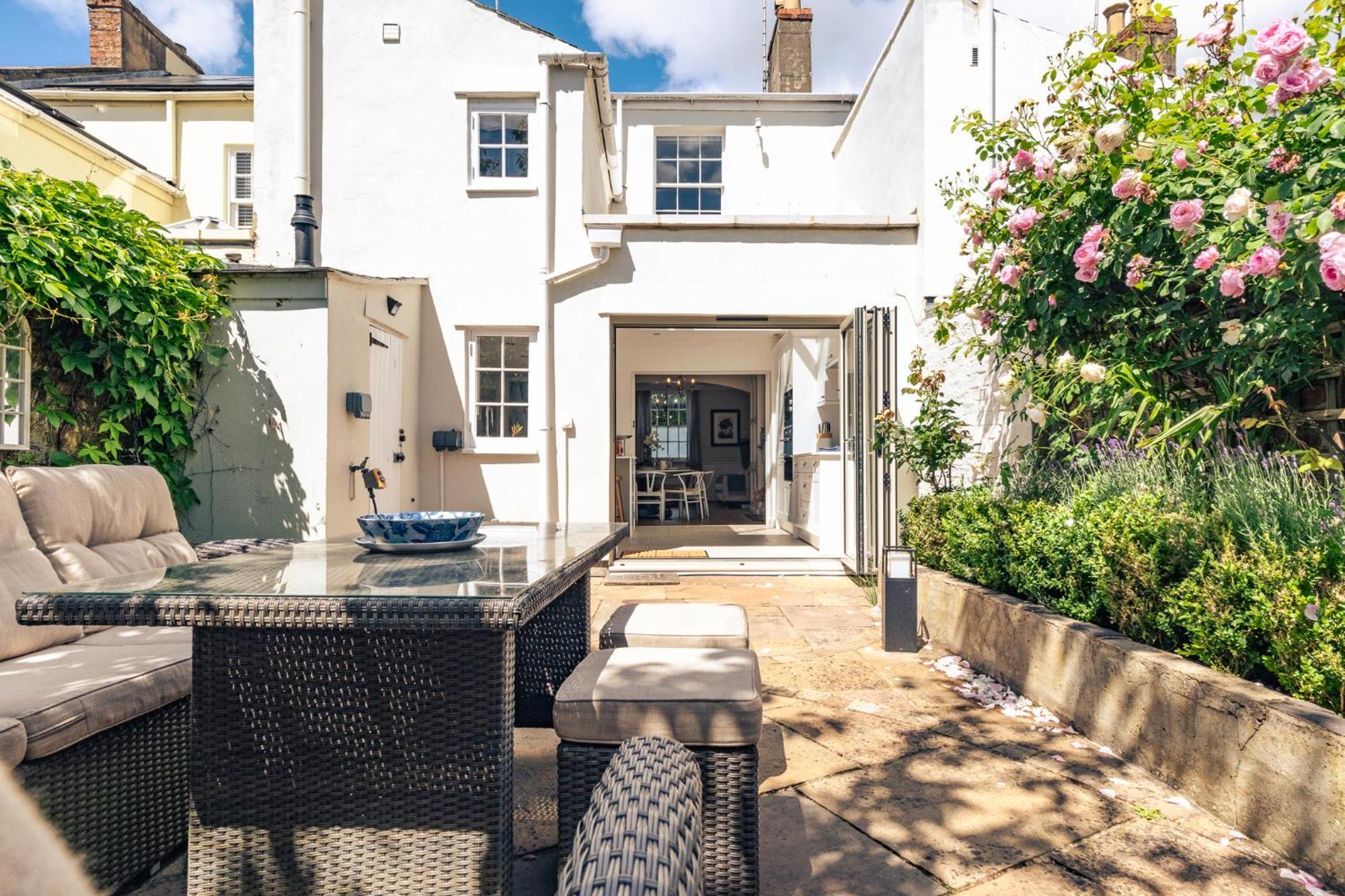 Gorgeous Townhouse With Garden & Open Living Apartamento Cheltenham