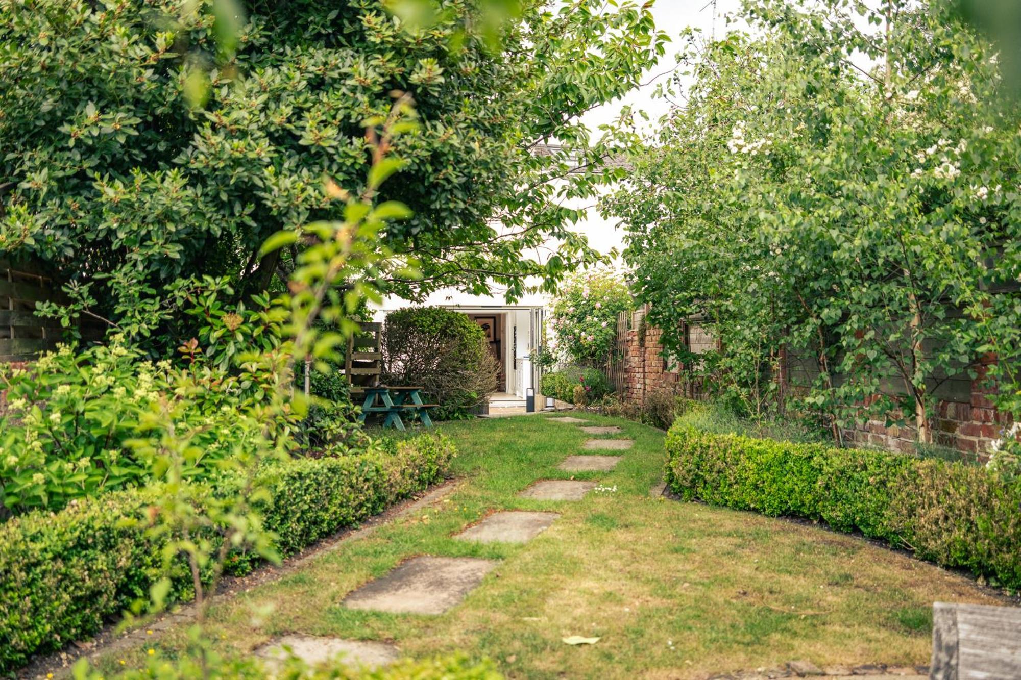 Apartamento Gorgeous Townhouse With Garden & Open Living