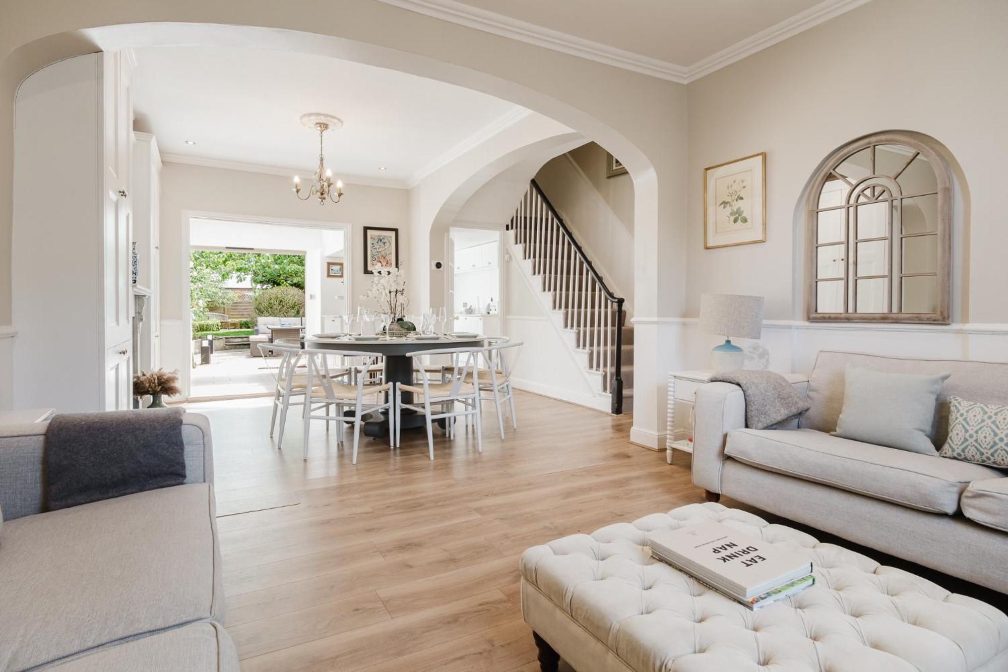 Gorgeous Townhouse With Garden & Open Living * Cheltenham