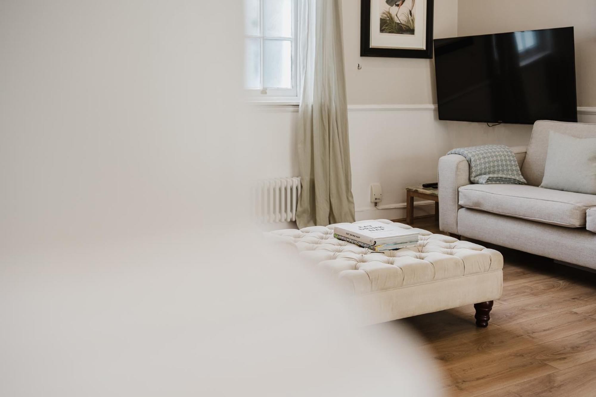 Gorgeous Townhouse With Garden & Open Living Apartamento Cheltenham