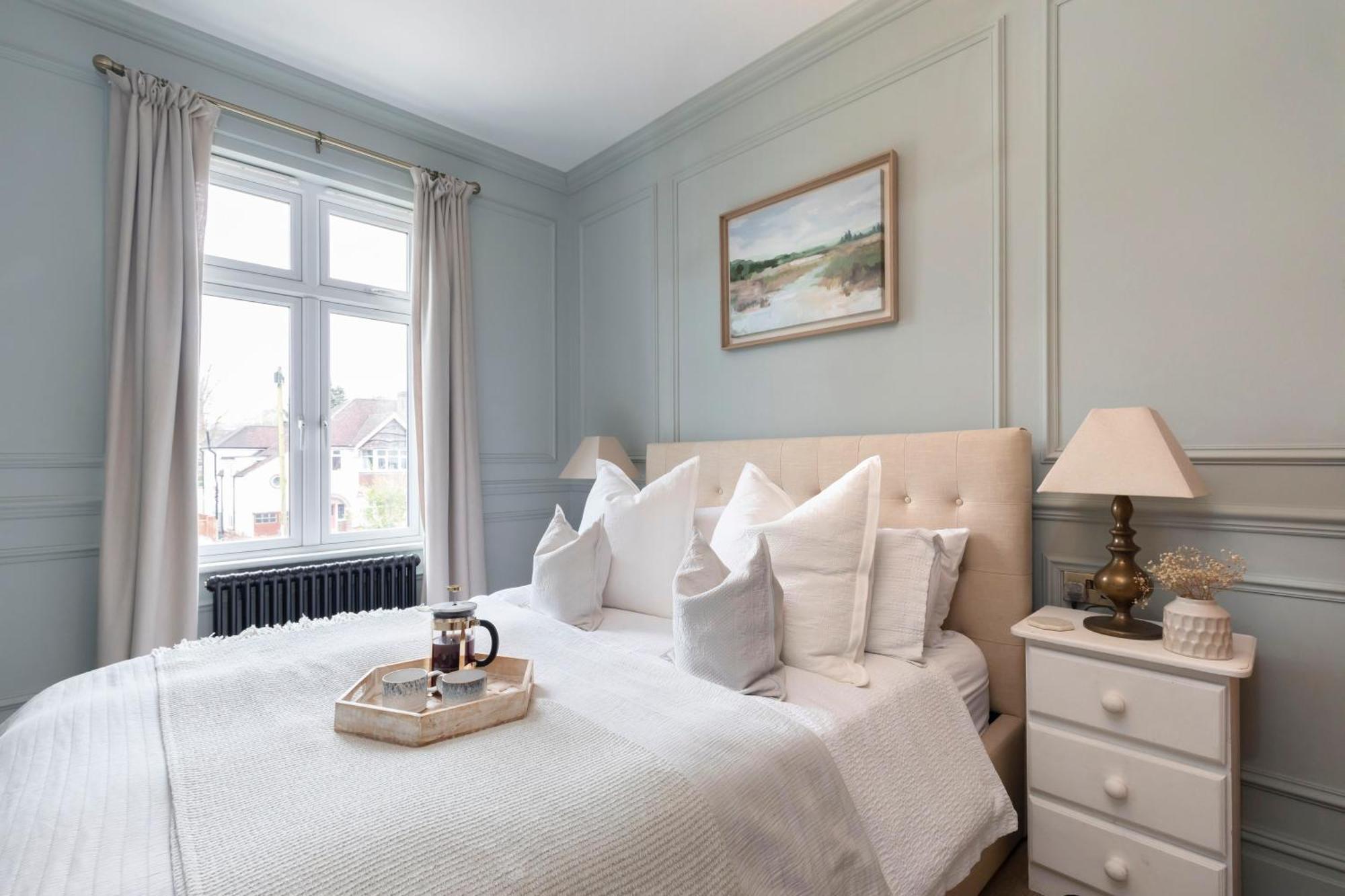 Villa Luxury 6 Bedroom Period With Sauna And Gym