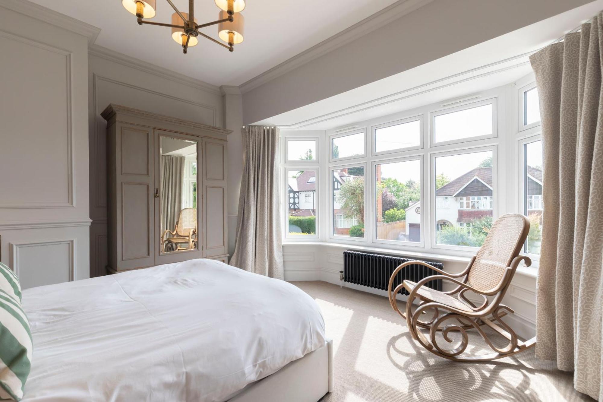 Villa Luxury 6 Bedroom Period With Sauna And Gym *