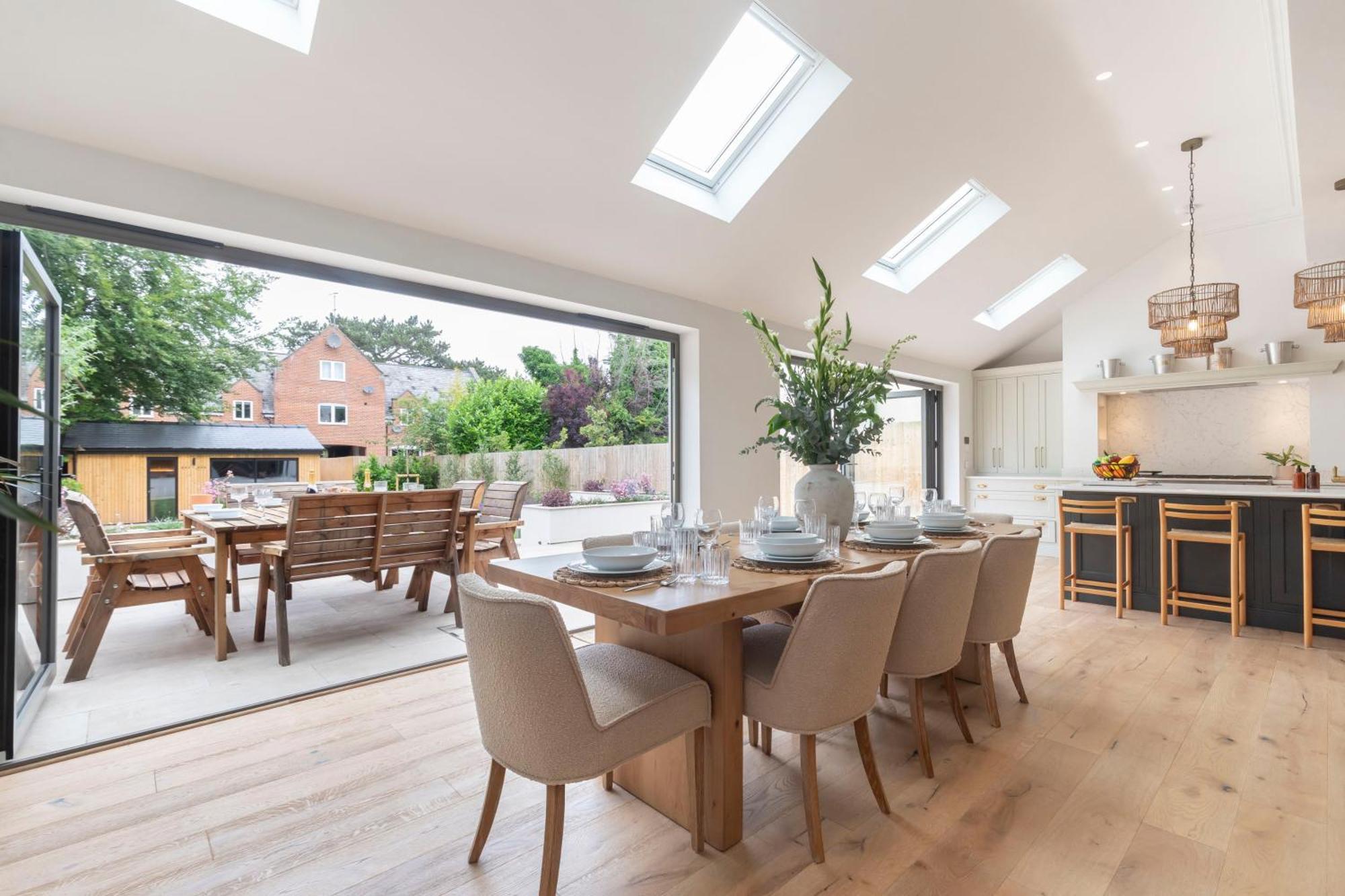 Villa Luxury 6 Bedroom Period With Sauna And Gym Cheltenham