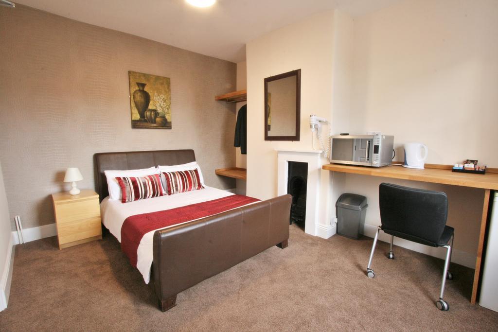 By Roomsbooked Hotel