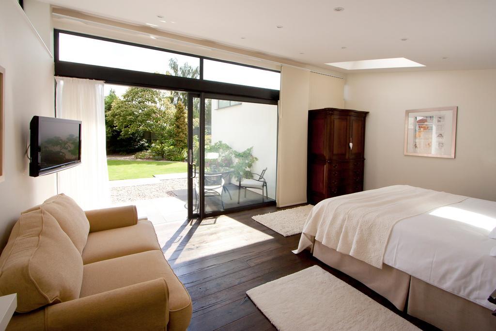 The Walnut Store Bed & Breakfast Cheltenham