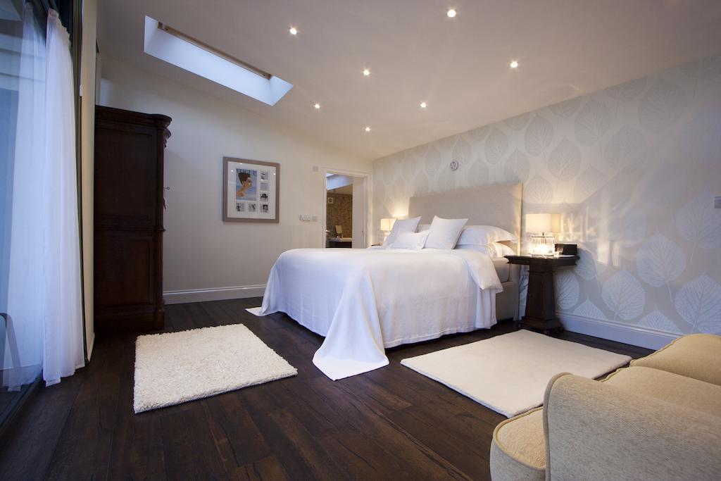 Bed & Breakfast The Walnut Store Cheltenham