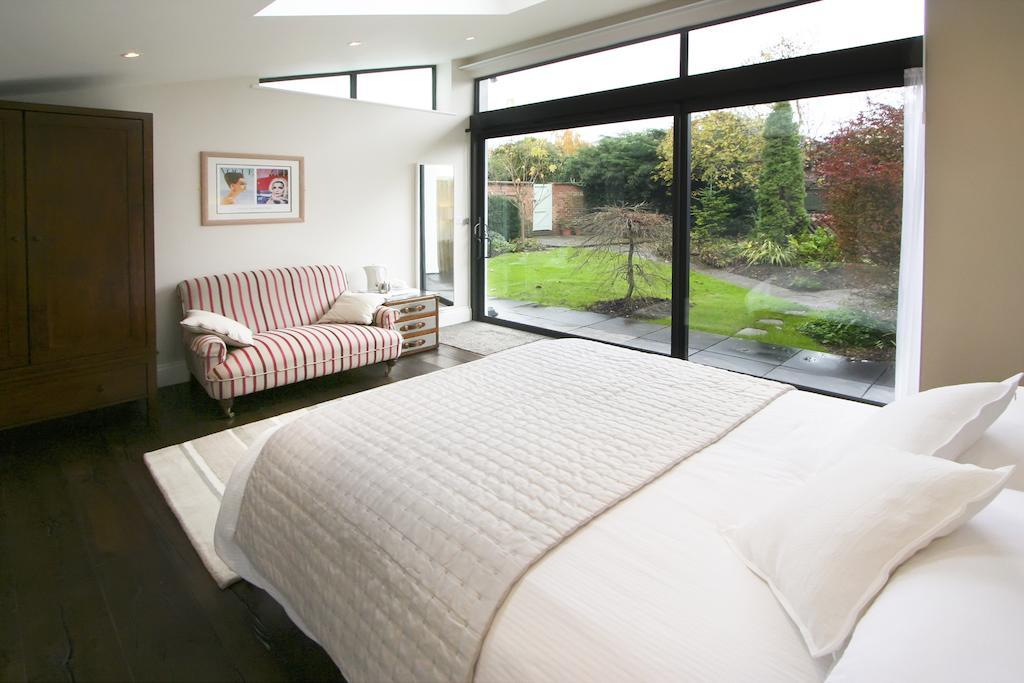 Bed & Breakfast The Walnut Store Cheltenham