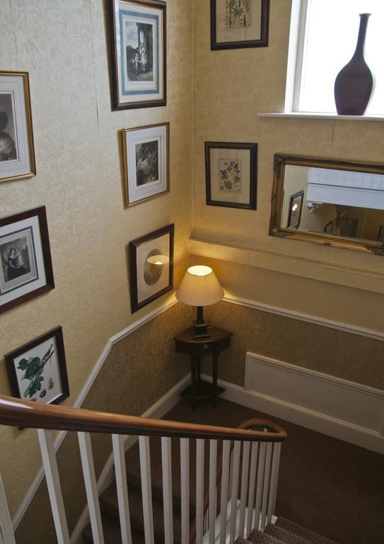 Hotel Clarence Court