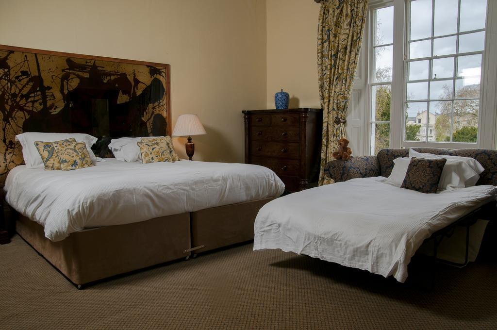 Hotel Clarence Court Cheltenham