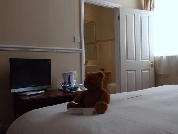 Clarence Court Hotel 4*
