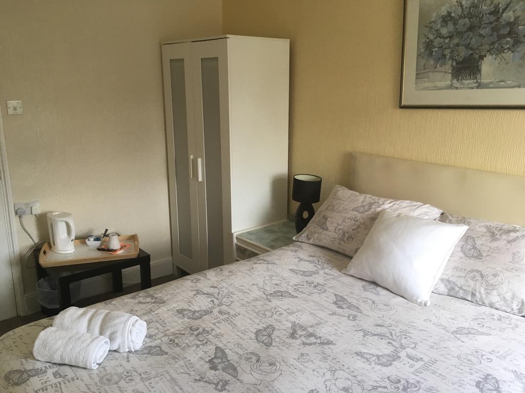 Bentons Guest house 2*