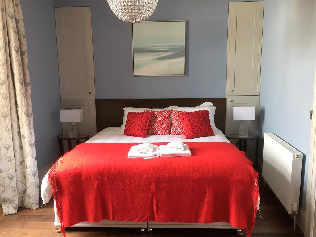 Hewlett Apartment Cheltenham