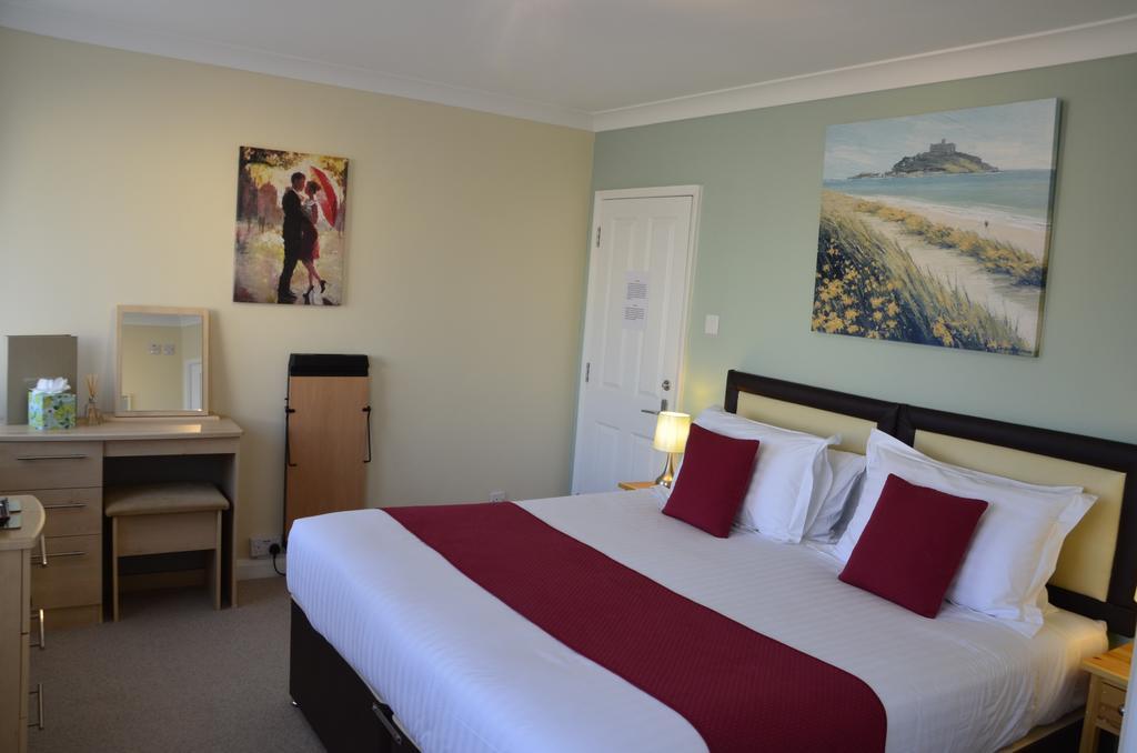 Abbots Lee - Adults Only Cheltenham