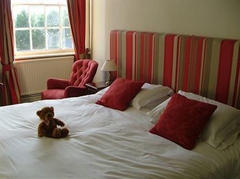 Hotel Clarence Court