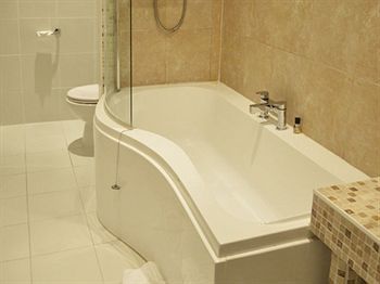 Clarence Court Hotel Cheltenham