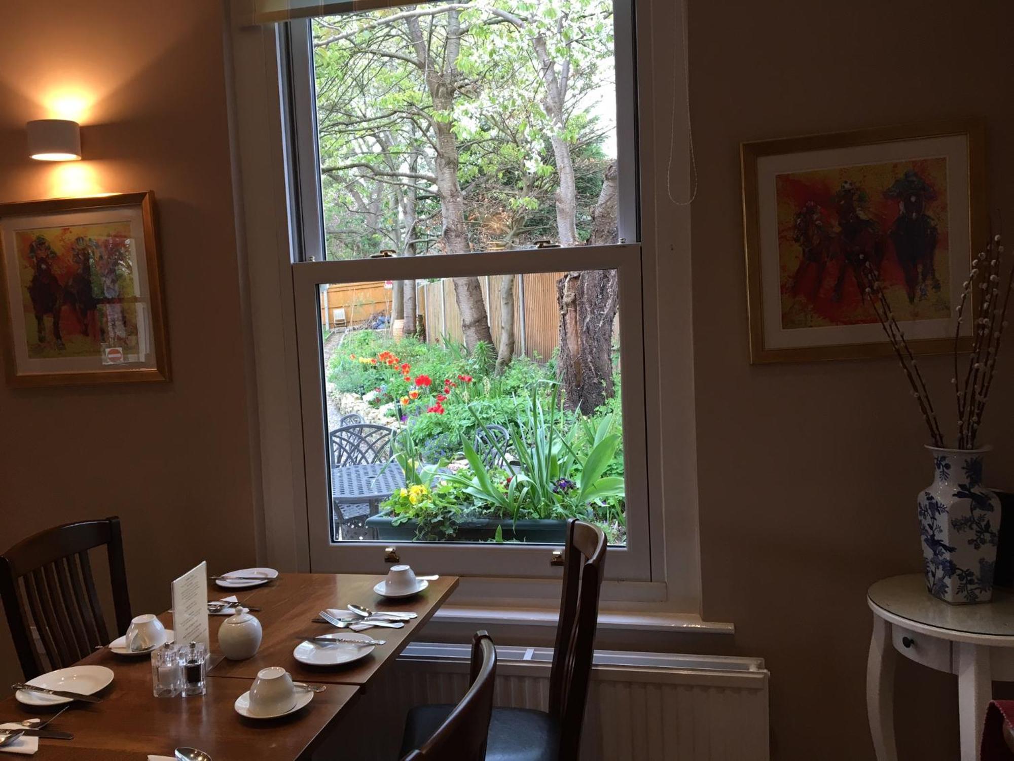 Hotel Hilden Guest 4*