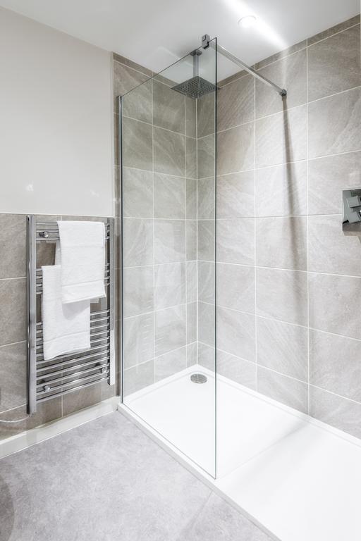 Apartment The Famous By Servicedlets Cheltenham