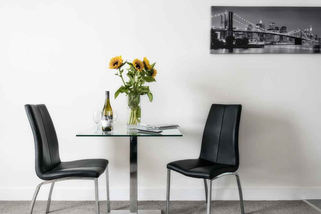Apartment The Famous By Servicedlets Cheltenham