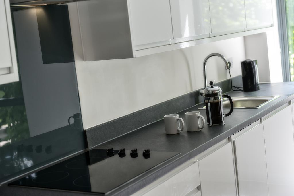 Apartment The Famous By Servicedlets Cheltenham