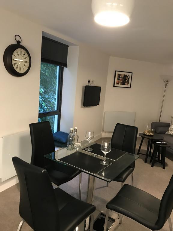 Apartment The Famous By Servicedlets