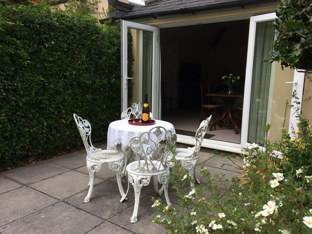 Little Manor * Cheltenham