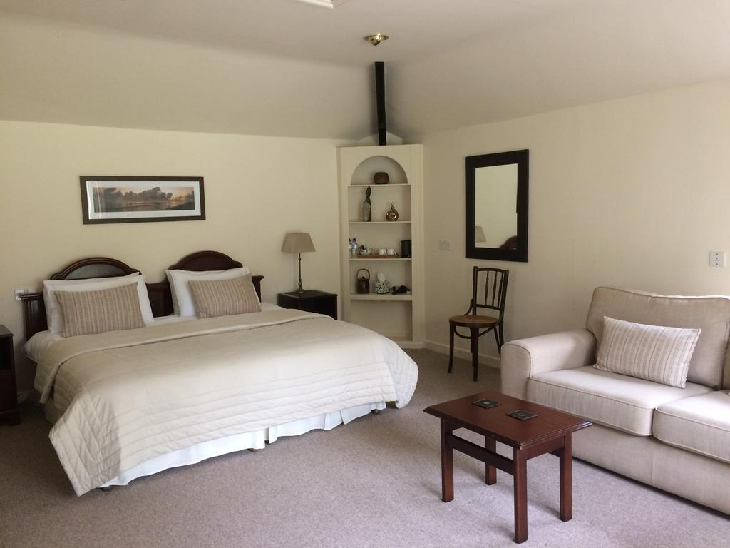 Little Manor Bed & Breakfast