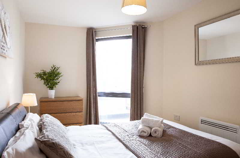 Plaza - Bliss 3* Cheltenham
